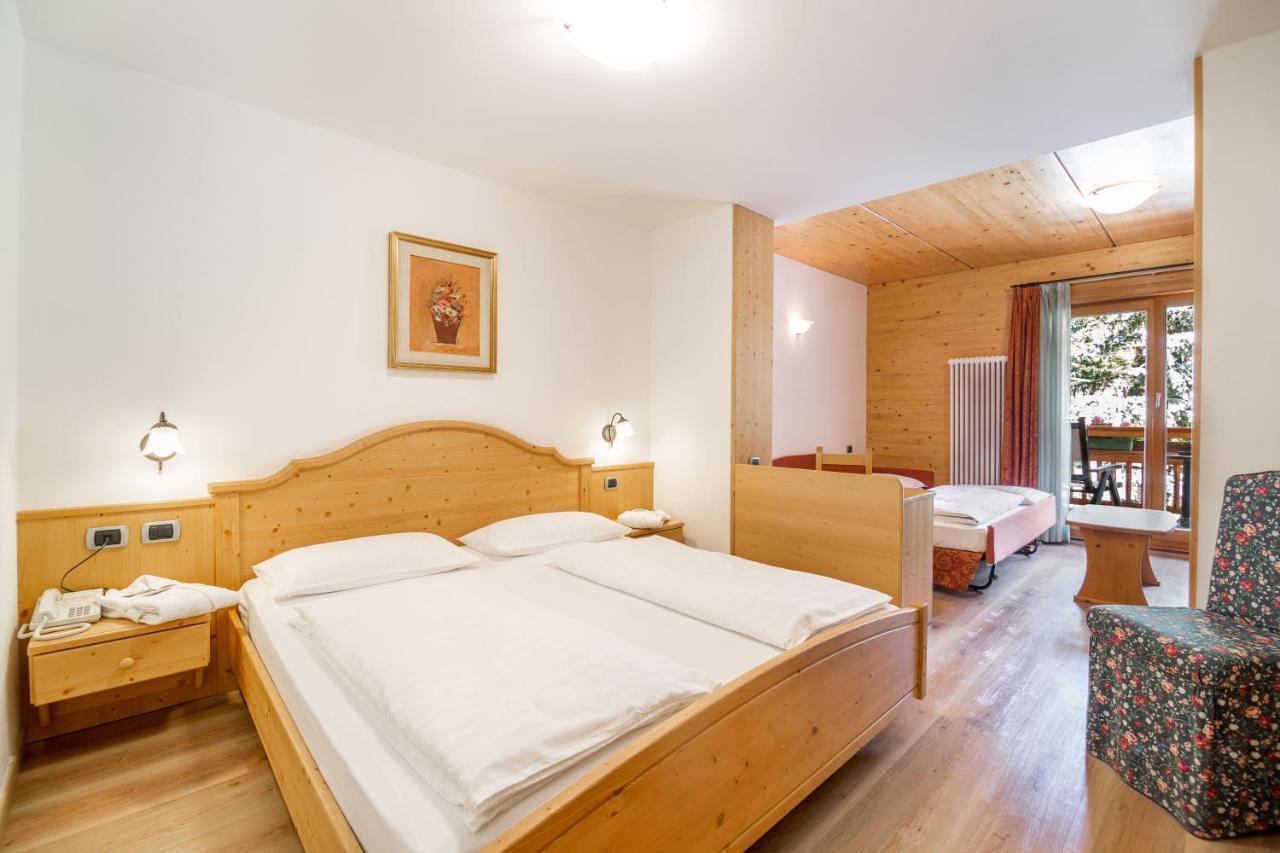 Hotel Salvan Campitello di Fassa Exteriör bild