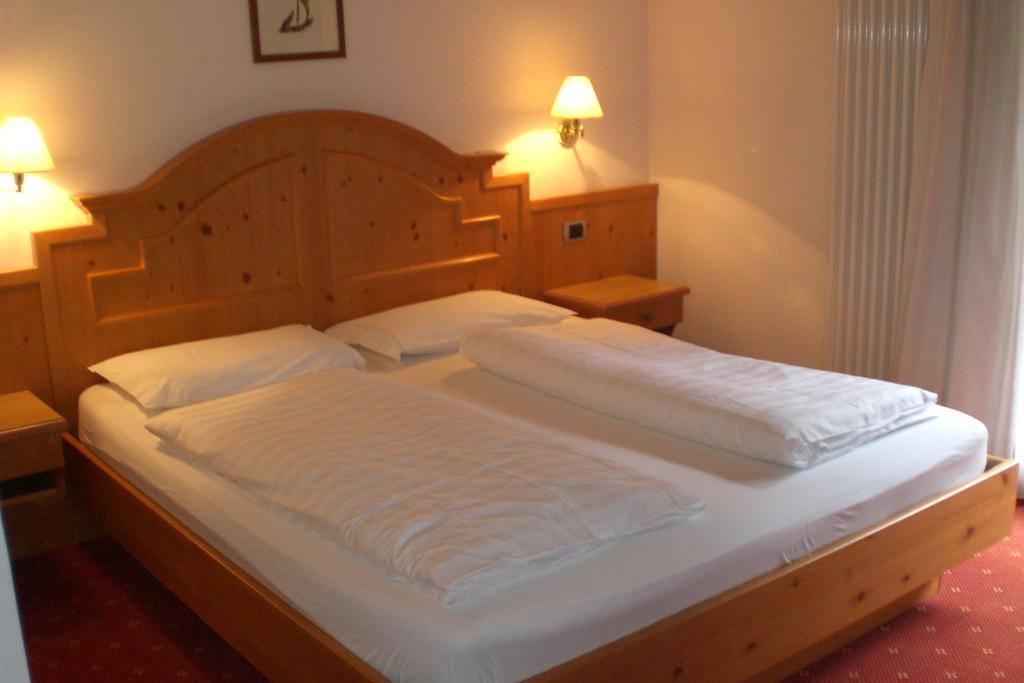 Hotel Salvan Campitello di Fassa Exteriör bild